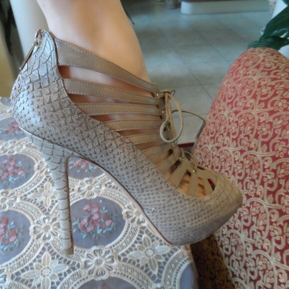 Christian Dior Beige Snake Embosed Lace Up Ankle Boots Size 38 1/2B - Picture 4 of 16